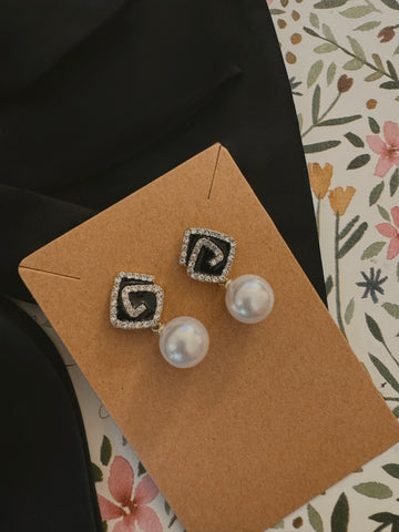 Pearl Earring